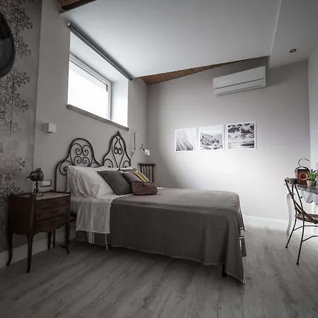 乐5渔村拉斯佩齐亚旅馆 4* 斯培西亚