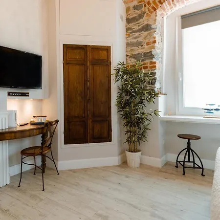 Le 5 Terre Guest house 2*